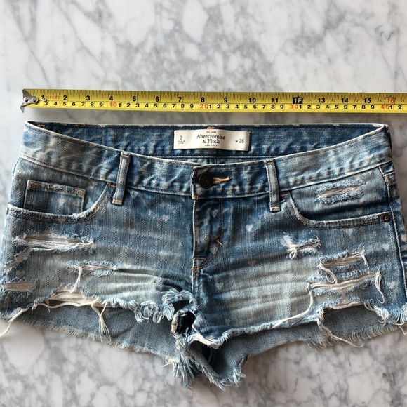 Abercrombie Jean Shorts - size 2, w26 - Picture 7 of 8